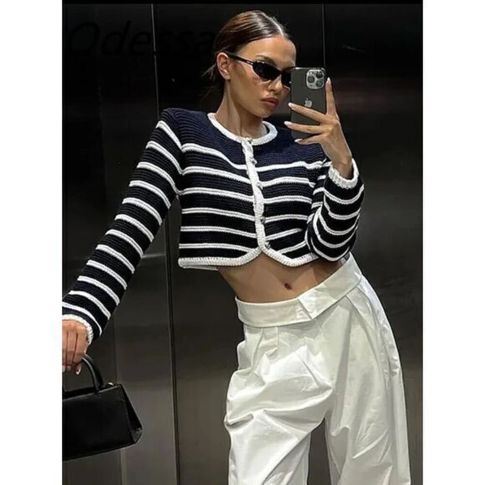 Commense cropped Striped Black‎ white Cardigan Size M